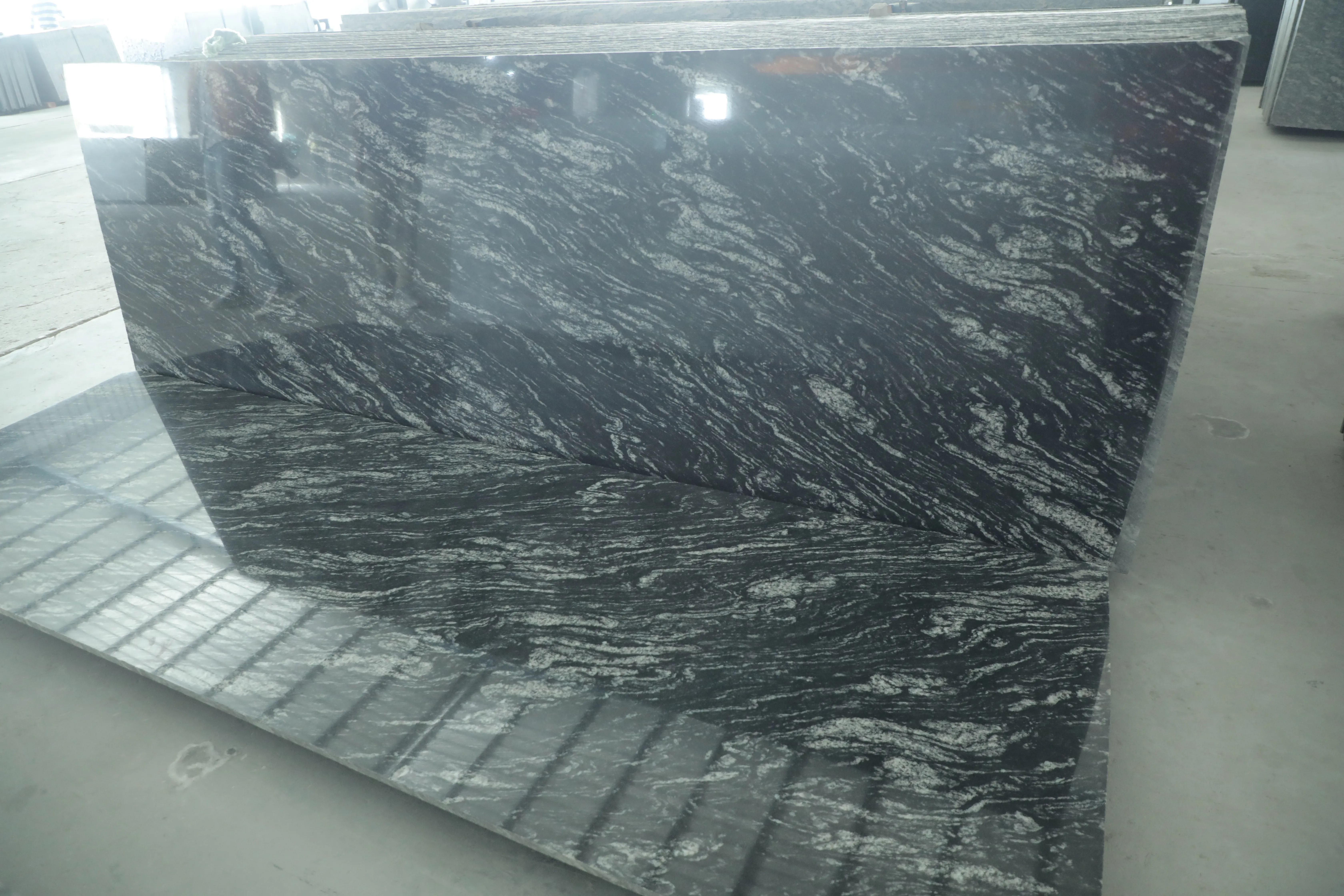 MAARKINO BLACK